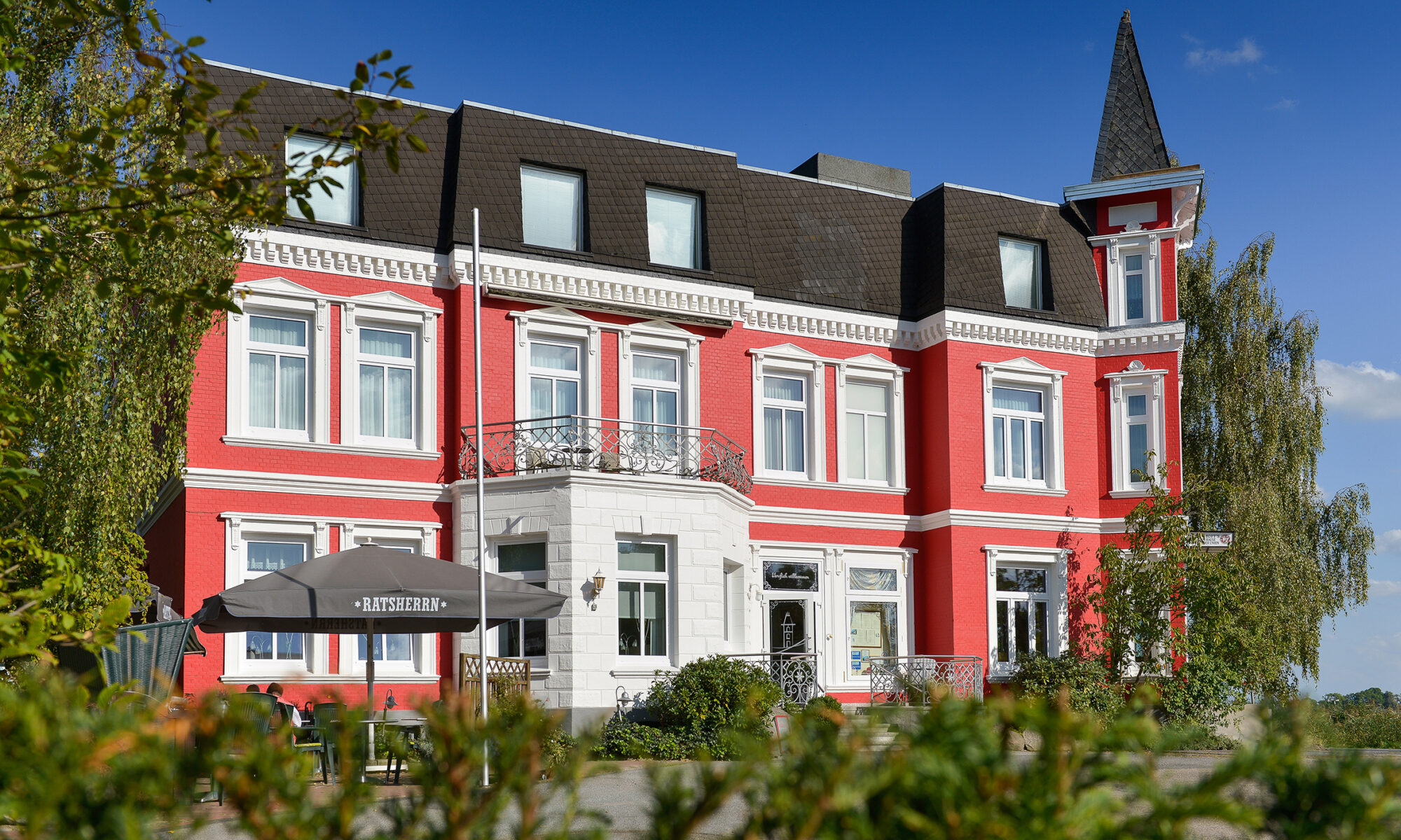 Hotel Peter - Gebäude - @Kirk Dahmke